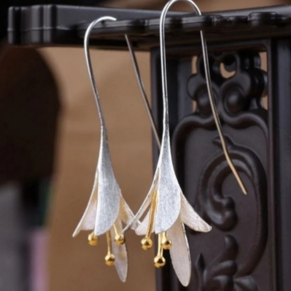 Jewelry - 🎀925 Orchid Drop